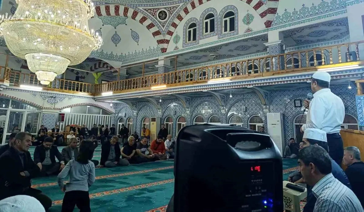 Mersin'de 11 Hacı Adayı Kutsal Topraklara Uğurlandı