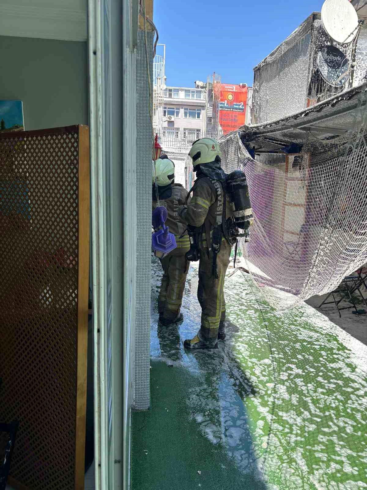 Bakırköy'de Çocuk Oyunuyla Yangın Çıkardı