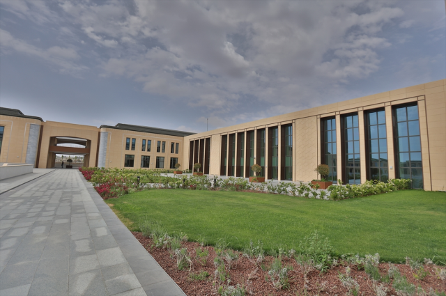 Cumhurbaşkanı Erdoğan KKTC'de! Dev Cumhuriyet yerleşkesi bu sözlerle açıldı