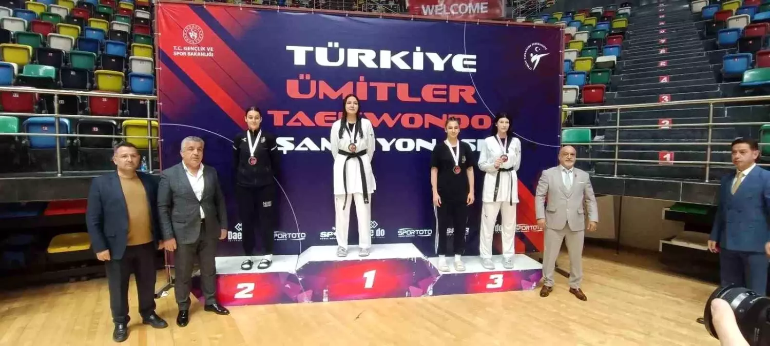 Nida Nur Çene, Tekvando Şampiyonası'nda Türkiye 3.'sü Oldu