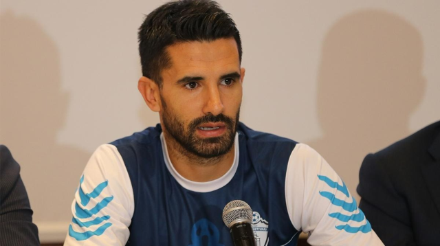 Fenerbahçe'nin eski futbolcusu Alper Potuk'a büyük şok: Sahadan çekilin talimatı pahalıya patladı Fenerbahçe'nin eski futbolcusu Alper Potuk'a büyük şok: Sahadan çekilin talimatı pahalıya patladı