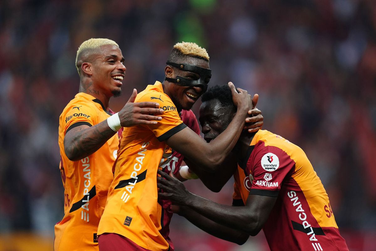 Galatasaray, Sivasspor'a gol oldu yağdı! Osimhen'den kariyer rekoru