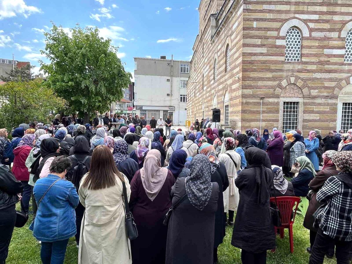 Hayrabolu'da 23 Hacı Adayı Dualarla Uğurlandı