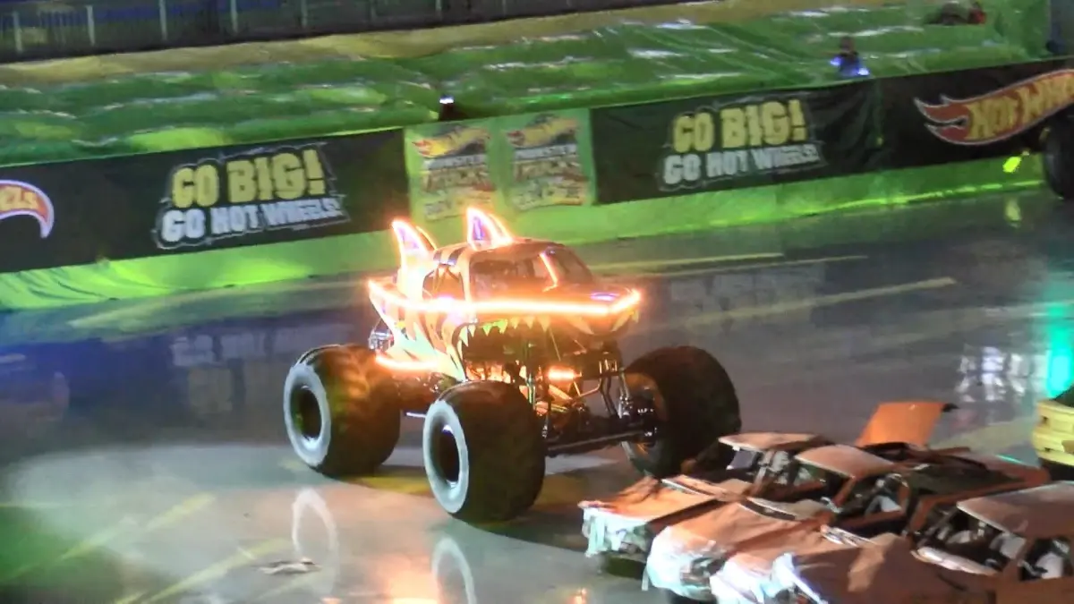 Hot Wheels Monster Trucks Live İstanbul'da İzleyicilerle Buluştu