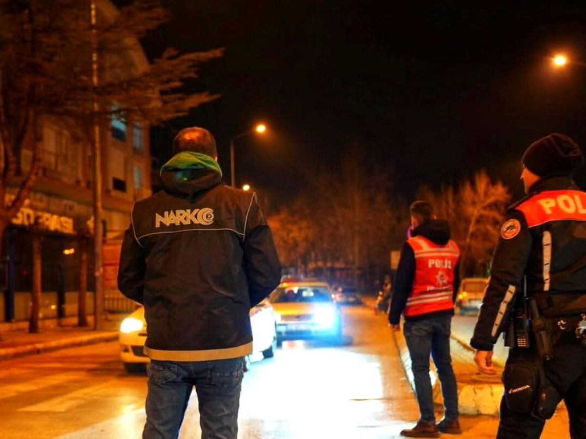 Isparta'da Trafik Uygulamaları: 12 Sürücüye Ceza