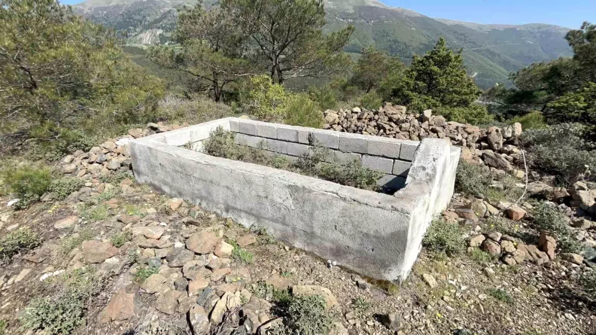 İskenderun'daki Gizemli Mezar Merak Uyandırıyor