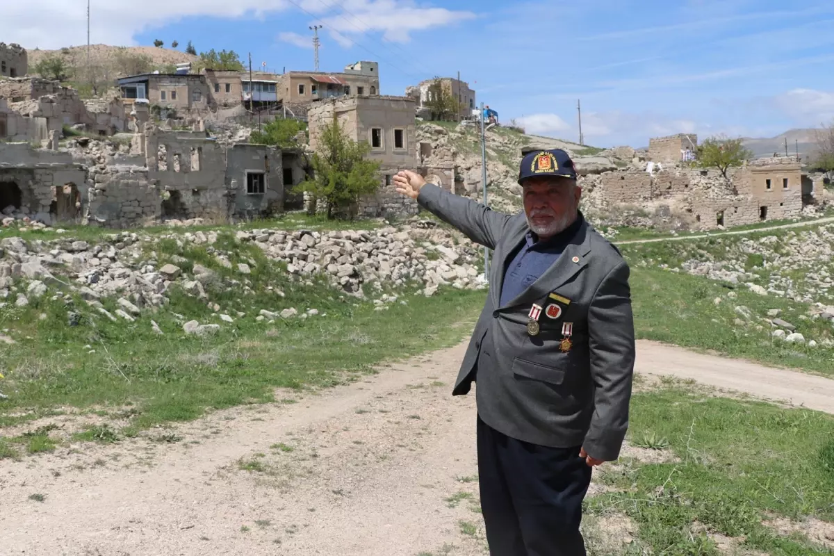 Kıbrıs Gazisi 35 yıldır ıssız köyü bekliyor, nedenini duyanlar 'Helal olsun' diyor