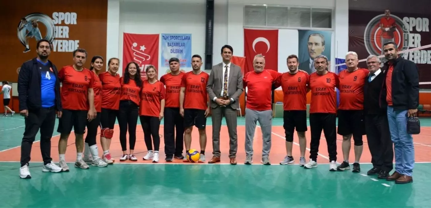 Köyceğiz'de Okul müdürleri Spor Müsabakalarında Yarıştı