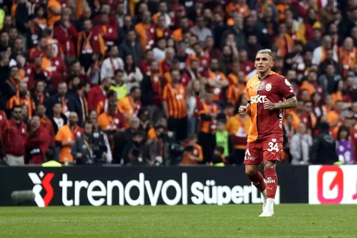 Lucas Torreira, Galatasaray'da Kariyer Rekorunu Kırdı