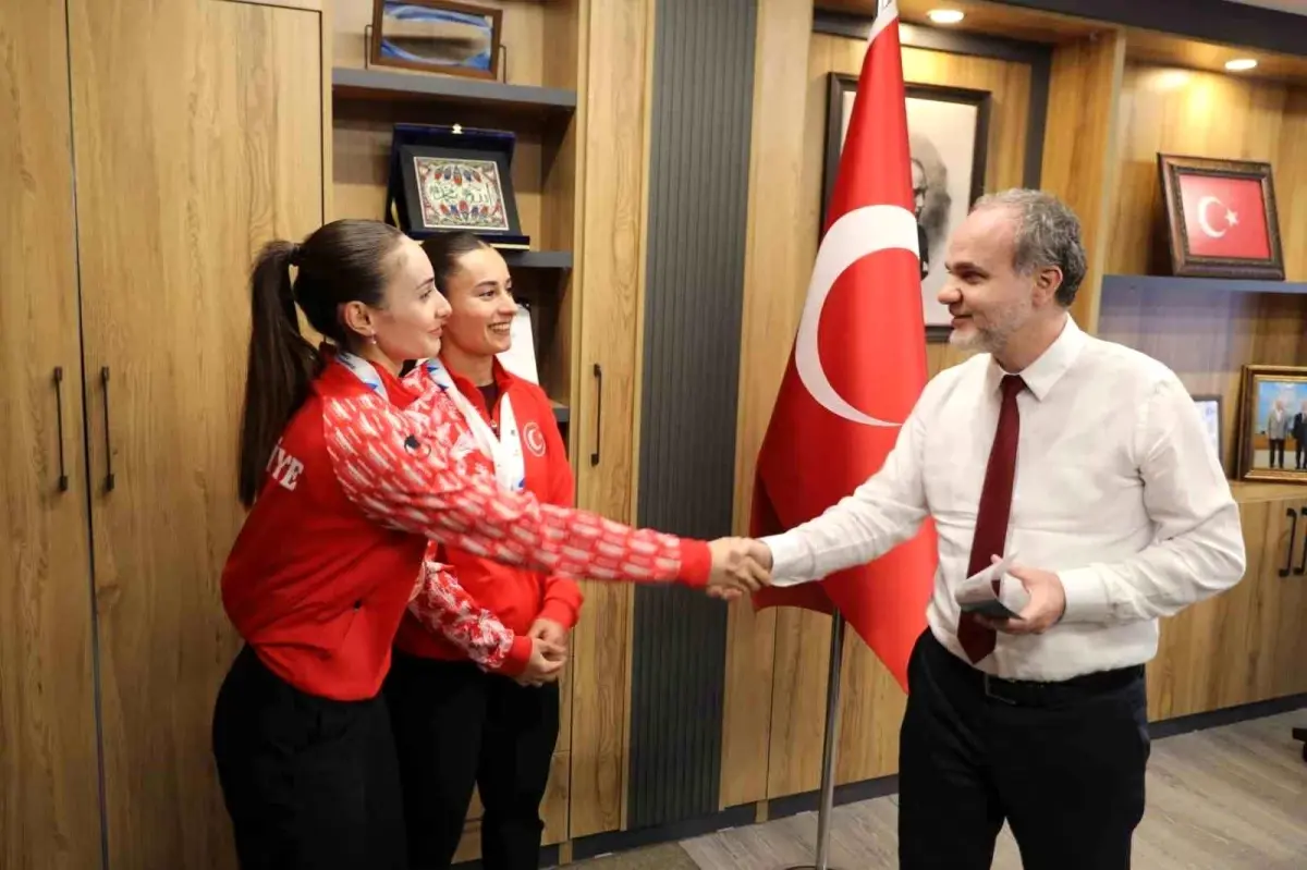 Niğde Ömer Halisdemir Üniversitesi Mezunları Avrupa Halter Şampiyonası'nda Madalya Kazandı