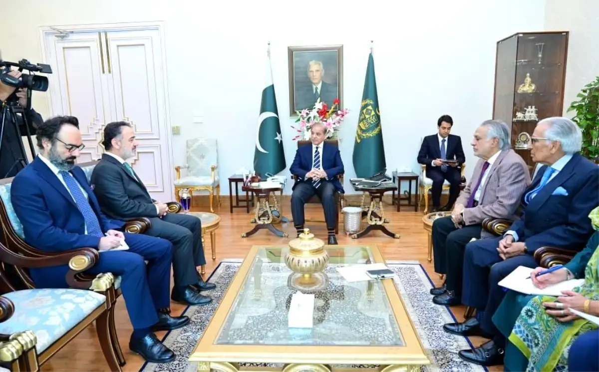 Pakistan Başbakanı Şerif, Türkiye'nin İslamabad Büyükelçisi Neziroğlu ile görüştü