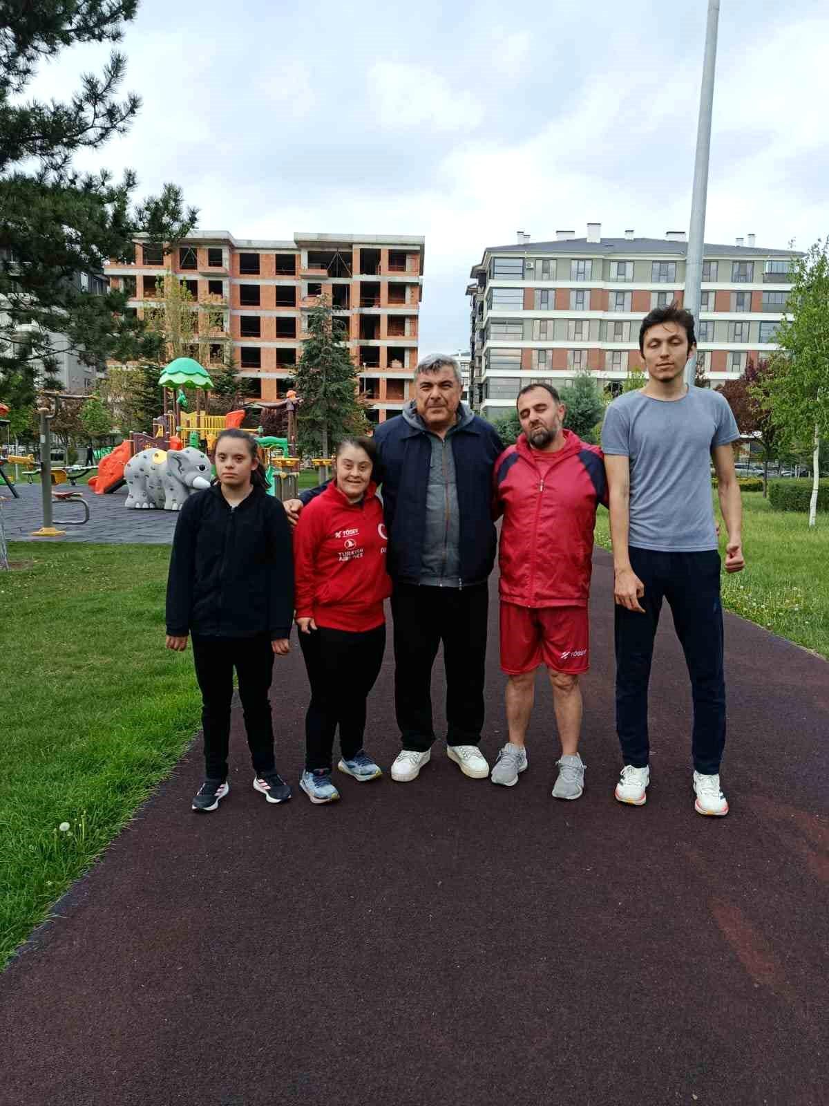 Mili Eğitim Müdürü Sünnetci, Özel Sporculara Destek Verdi