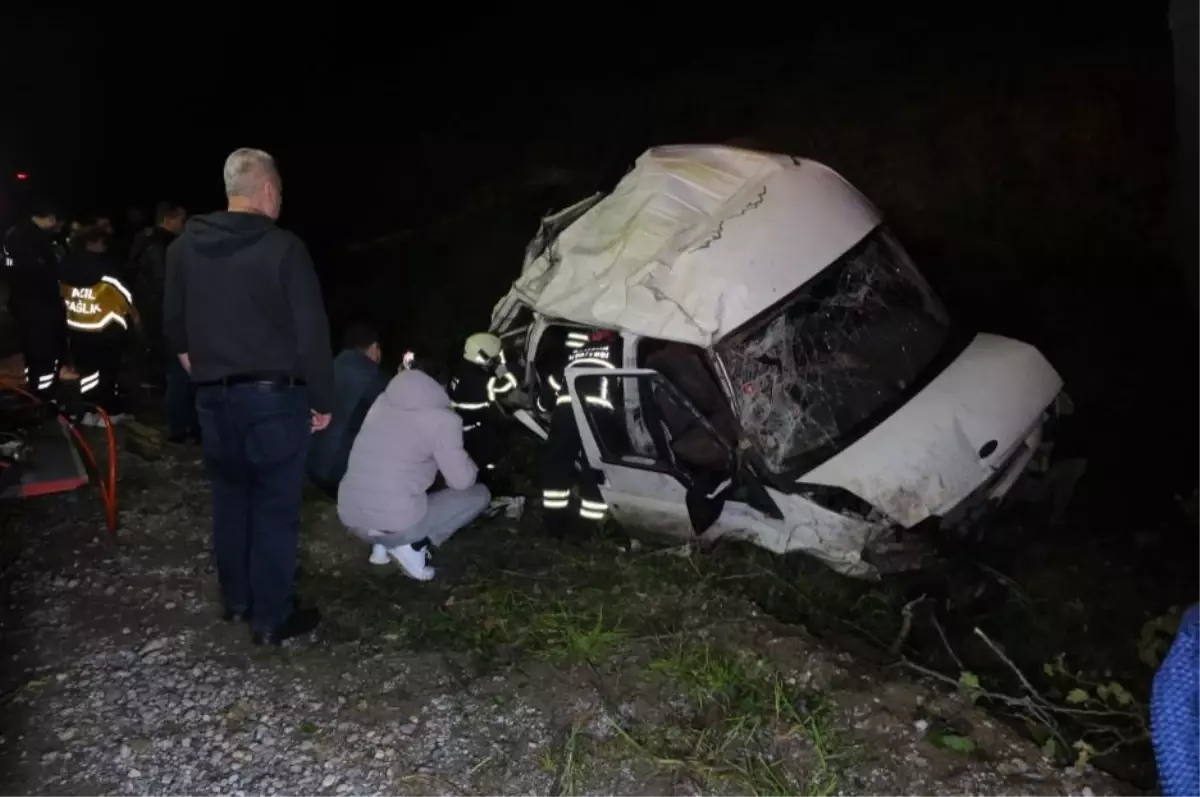 Samsun'da Minibüs Devrildi: 1 Ölü, 4 Yaralı