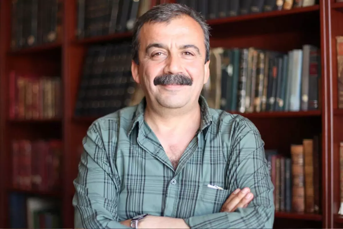 Sırrı Süreyya Önder'in vefatı sonrası ünlülerden peş peşe taziye mesajları