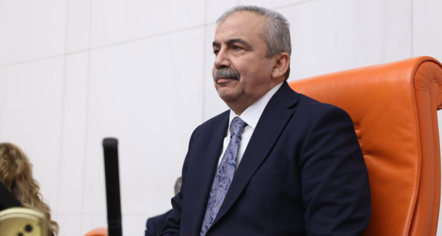 Sırrı Süreyya Önder kimdir? Sırrı Süreyya Önder kaç yaşında öldü, nereli, hangi partili?