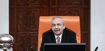 Sırrı Süreyye Önder renkli kişiliğiyle biliniyordu