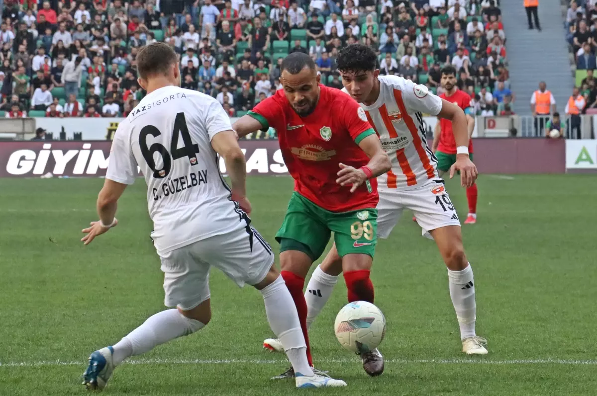 Amed Sportif Faaliyetler, Adanaspor'u 4-0 Yenerek Farkı Açtı