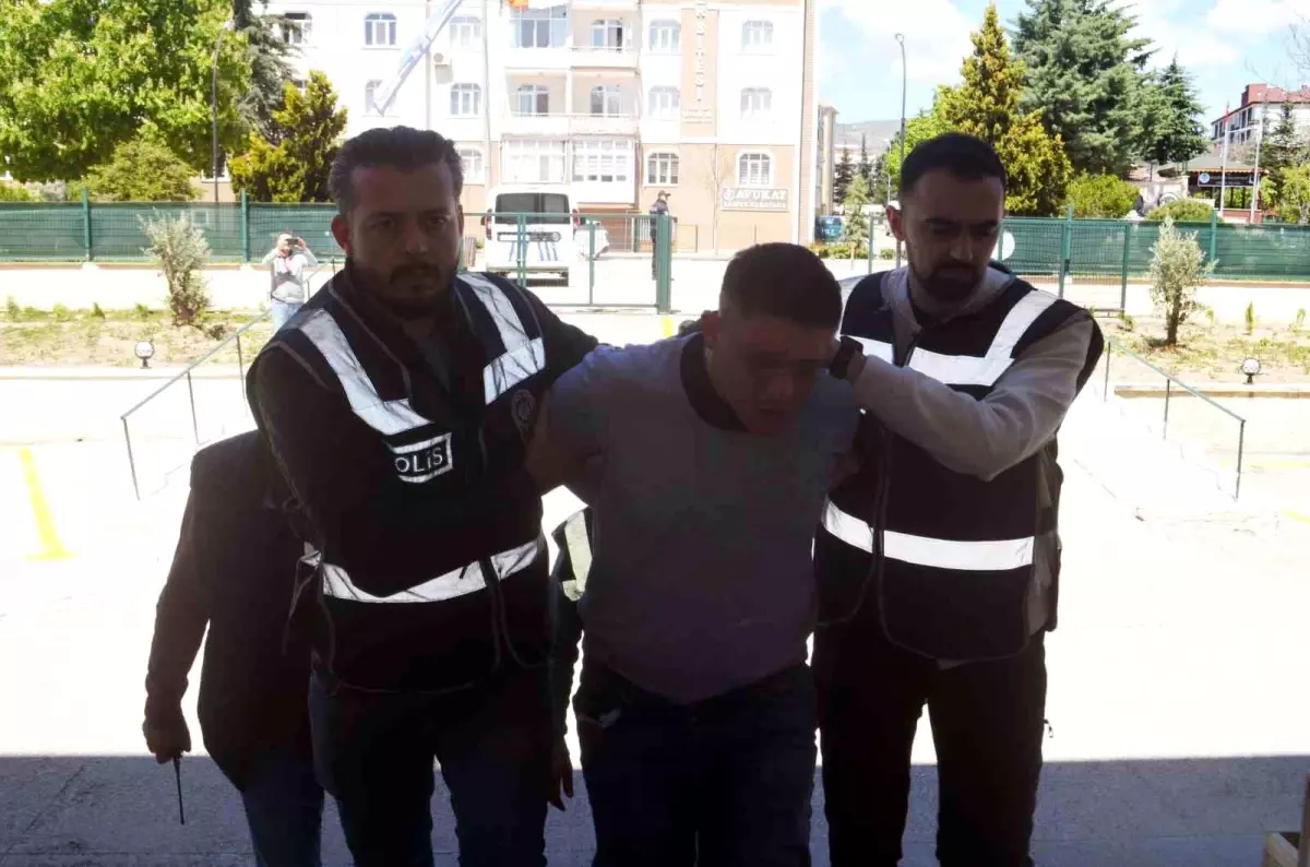 Amasya'da Alkollü Oğul, Annesini Bıçaklayarak Öldürdü