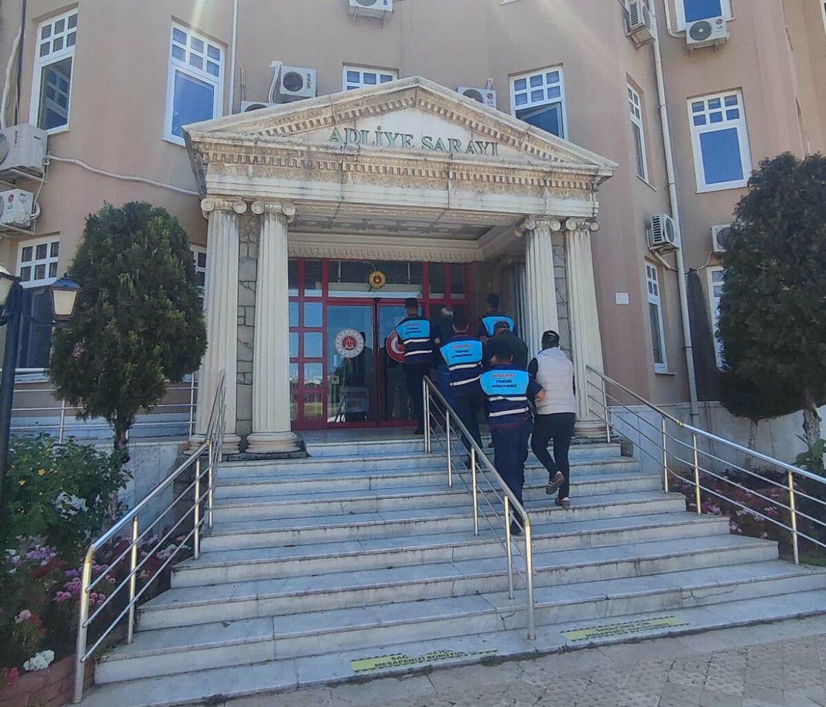 Didim'de Kaçak Tarihi Eser Kazısı: 3 Şüpheli Tutuklandı