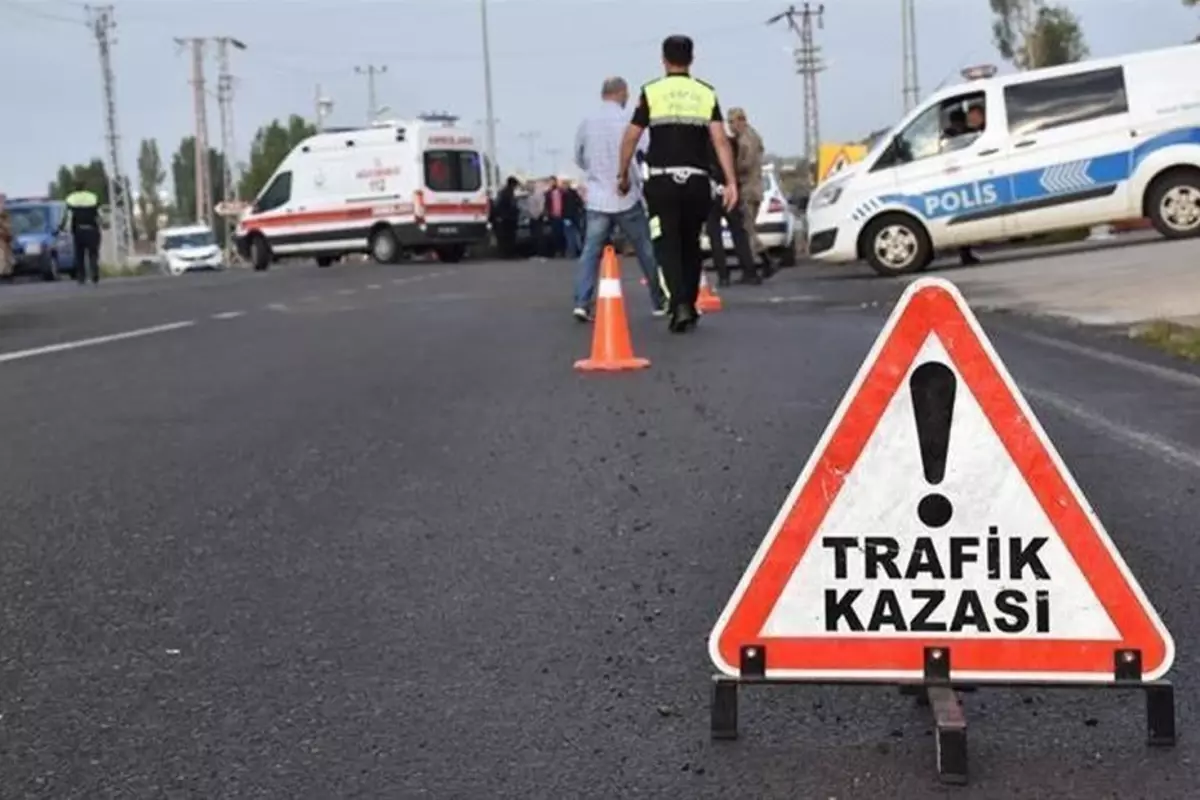 Direksiyon hakimiyetini kaybeden araç Zap Suyu'na uçtu