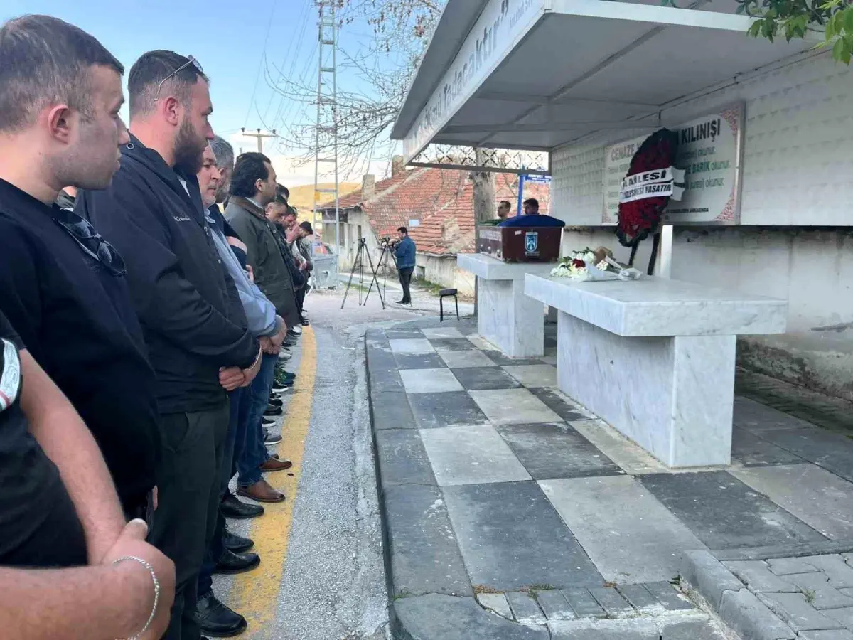 Silahlı Saldırı Sonucu Hayatını Kaybeden Hatice Çınar Toprağa Verildi