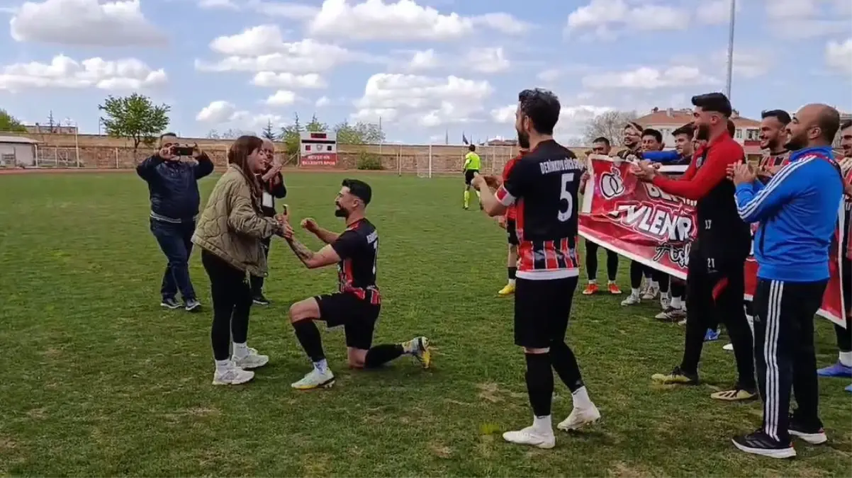 Futbol Maçında Evlilik Teklifi: Derinkuyugücü'nden Romantik Anlar