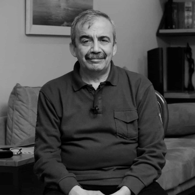 Sırrı Süreyya Önder kimdir? Sırrı Süreyya Önder kaç yaşında, nereli? Sırrı Süreyya Önder kimdir? Sırrı Süreyya Önder kaç yaşında, nereli?