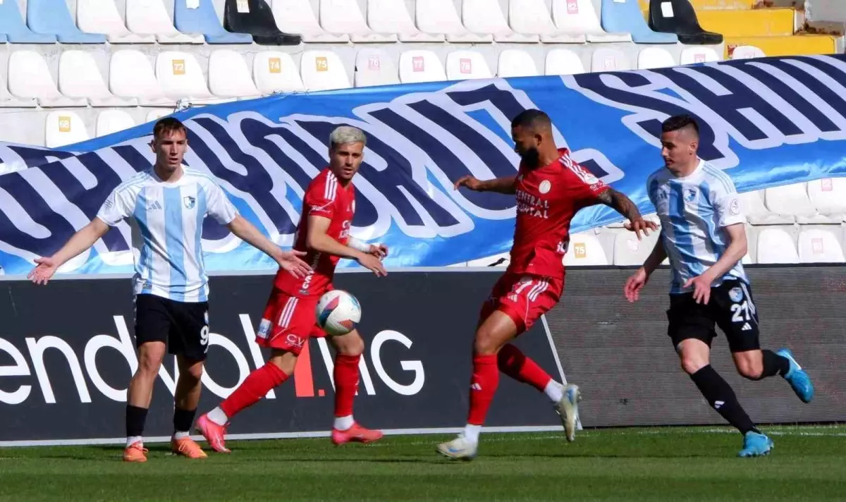 Erzurumspor FK, Seyircisiz Maçta Ümraniyespor'u 2-0 Mağlup Etti