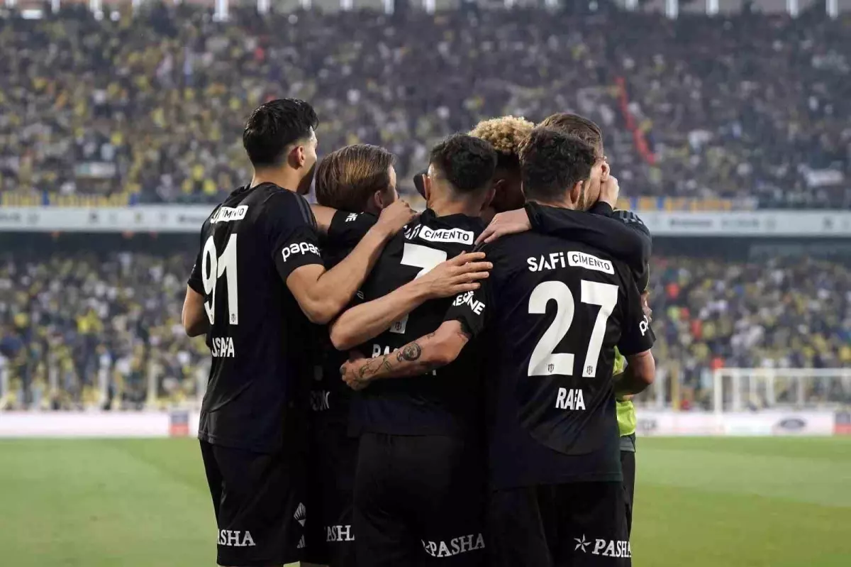 Fenerbahçe - Beşiktaş Maçının İlk Yarı Sonucu: 0-1