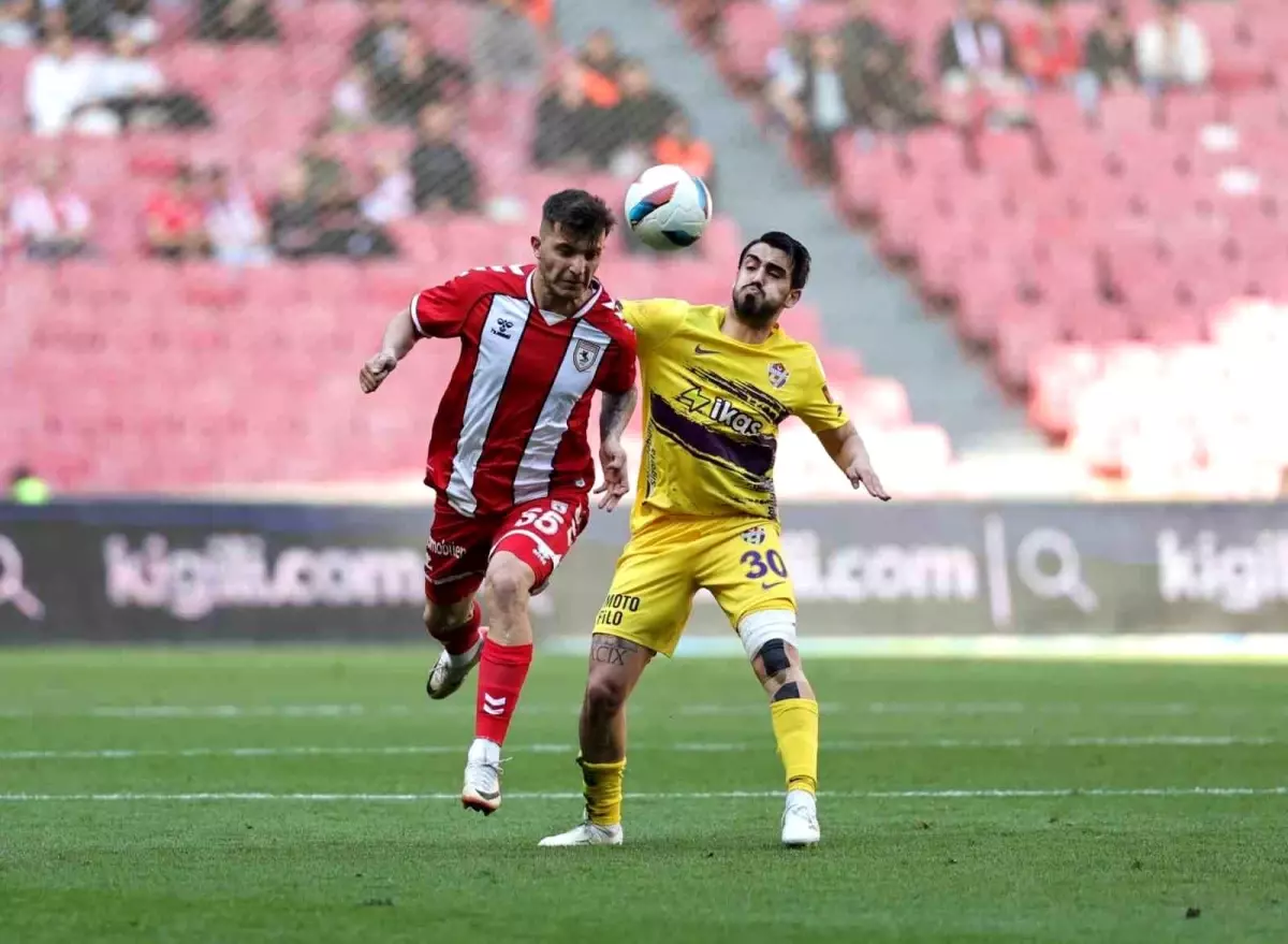 Samsunspor, Eyüpspor'u 1-0 Önde Tamamladı