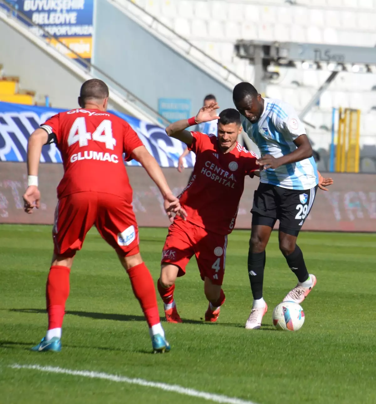 Erzurumspor FK, Ümraniyespor'u 2-0 Mağlup Etti