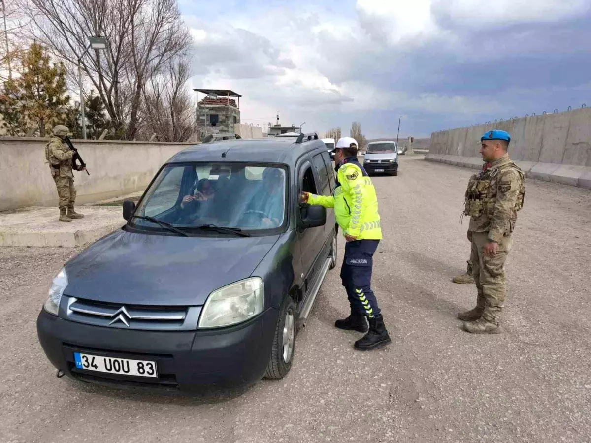 Ağrı'da Trafik Denetimlerinde 19 Sürücüye Cezai İşlem