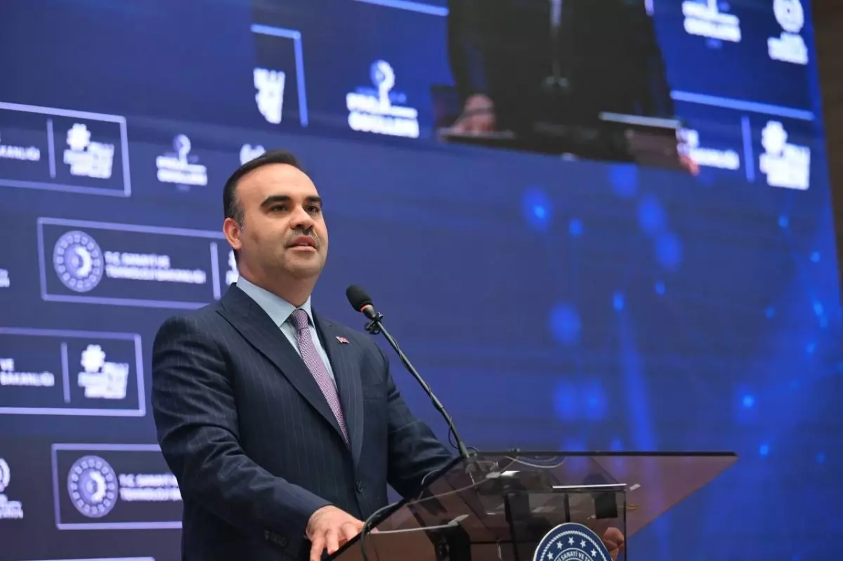 Bakan Kacır: Sanayicimizi destekleyici yeni adımlar atmaya hazırlanıyoruz
