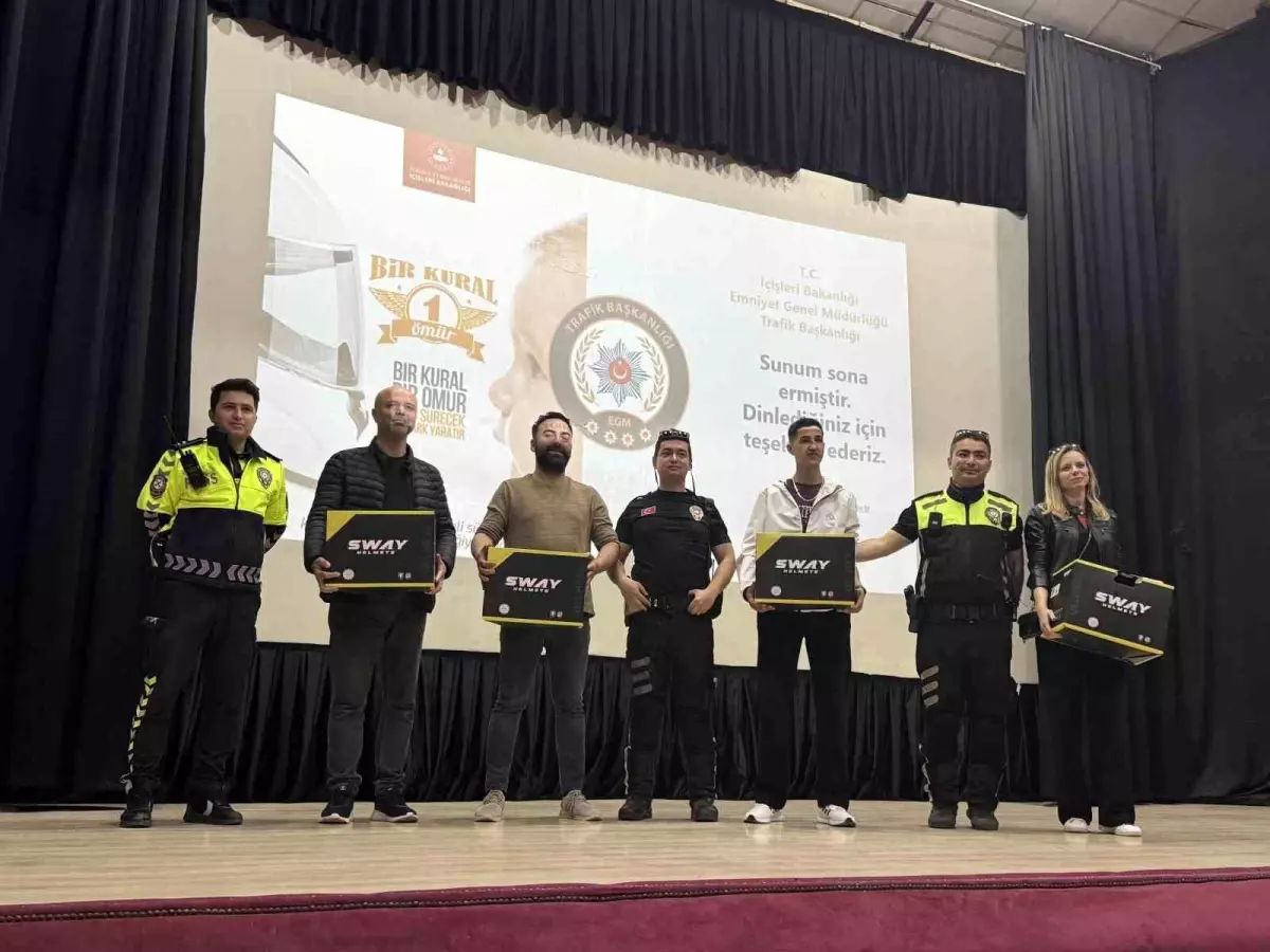 Bandırma'da Motosiklet Sürücüleri İçin Trafik Bilgilendirme Etkinliği Düzenlendi