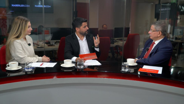 سألنا داود أوغلو بوضوح على الهواء: هل قمت بتسجيل أي كاميرا في اجتماعاتك؟