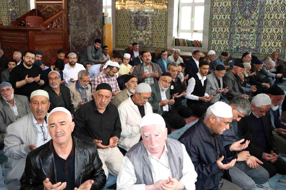 Elazığ'da Kur'an Ziyafeti Dinleyenleri Mest Etti