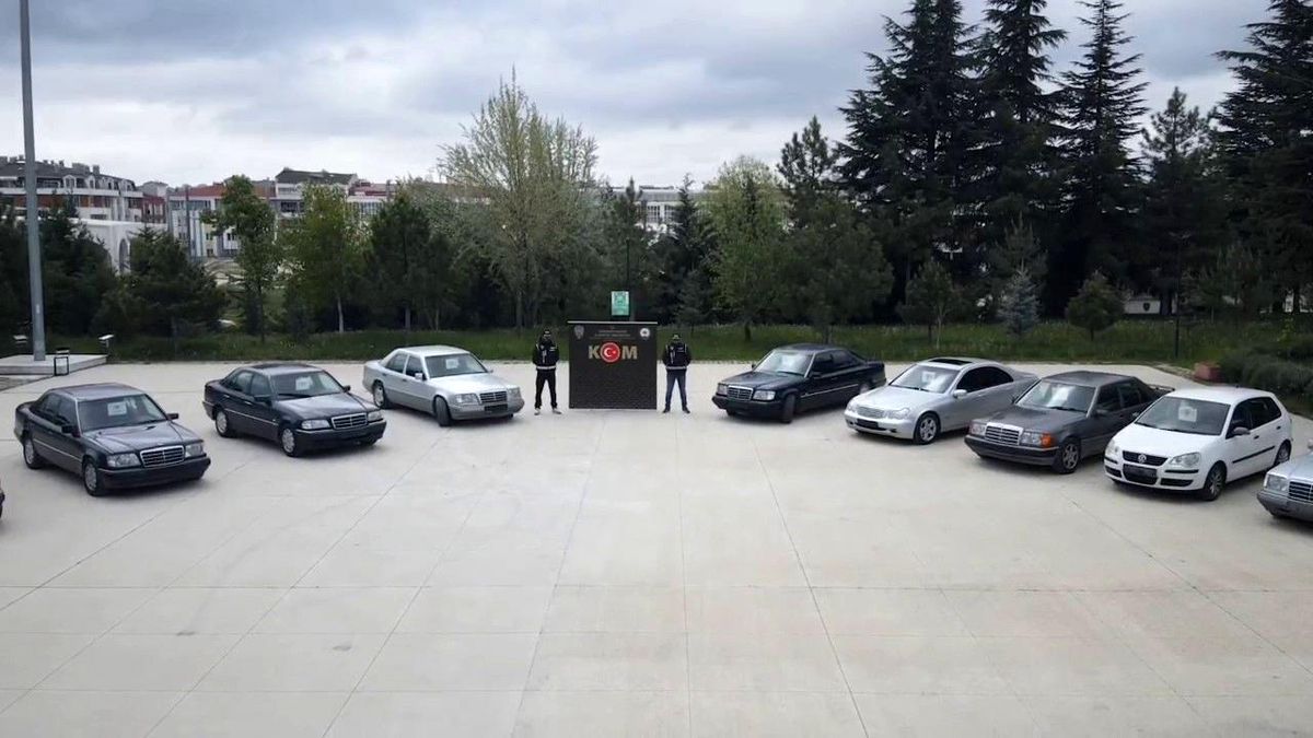 Eskişehir'de Kaçak Otomobil Operasyonu: 2 Şüpheli Yakalandı