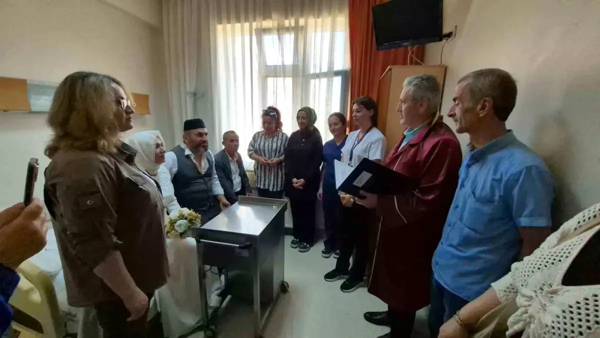 Hastanede Nikah: Bel Fıtığına Rağmen Evlendiler