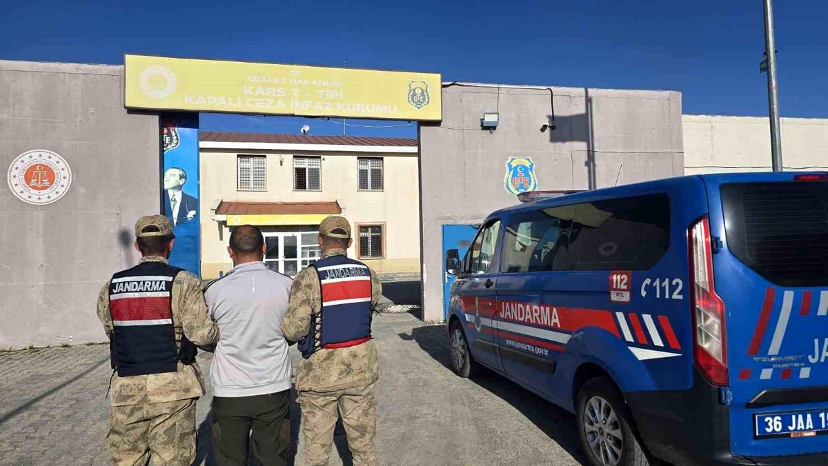 Kars'ta Dolandırıcılık Suçundan Aranan Şahıs Yakalandı