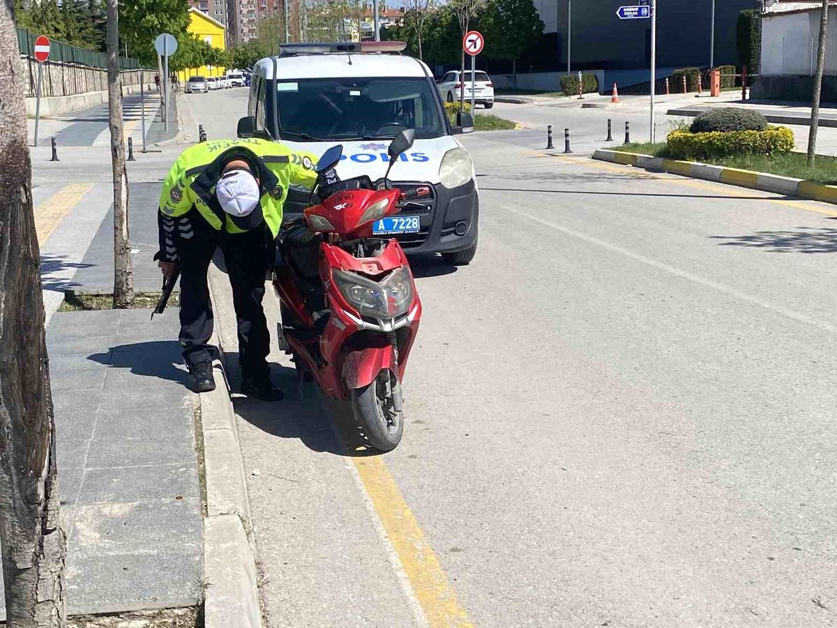 Çorum'da Motosiklet Kazası: Sürücü Yaralandı