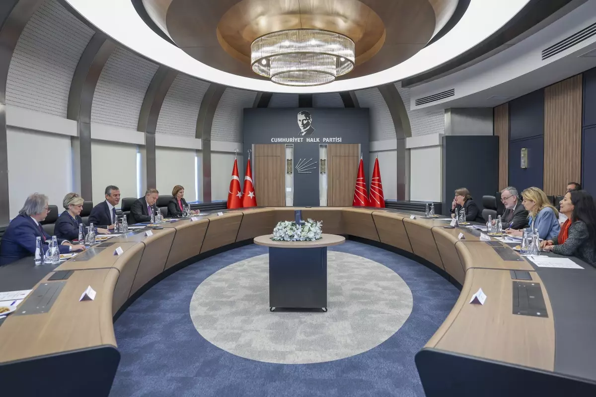 CHP Genel Başkanı Özgür Özel, Avrupa Konseyi Başkanı Marc Cools'u Kabul Etti