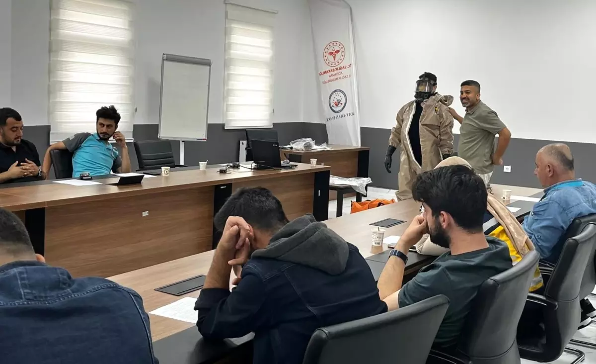 Adıyaman'da Sağlık Personeline KBRN Eğitimi Verildi