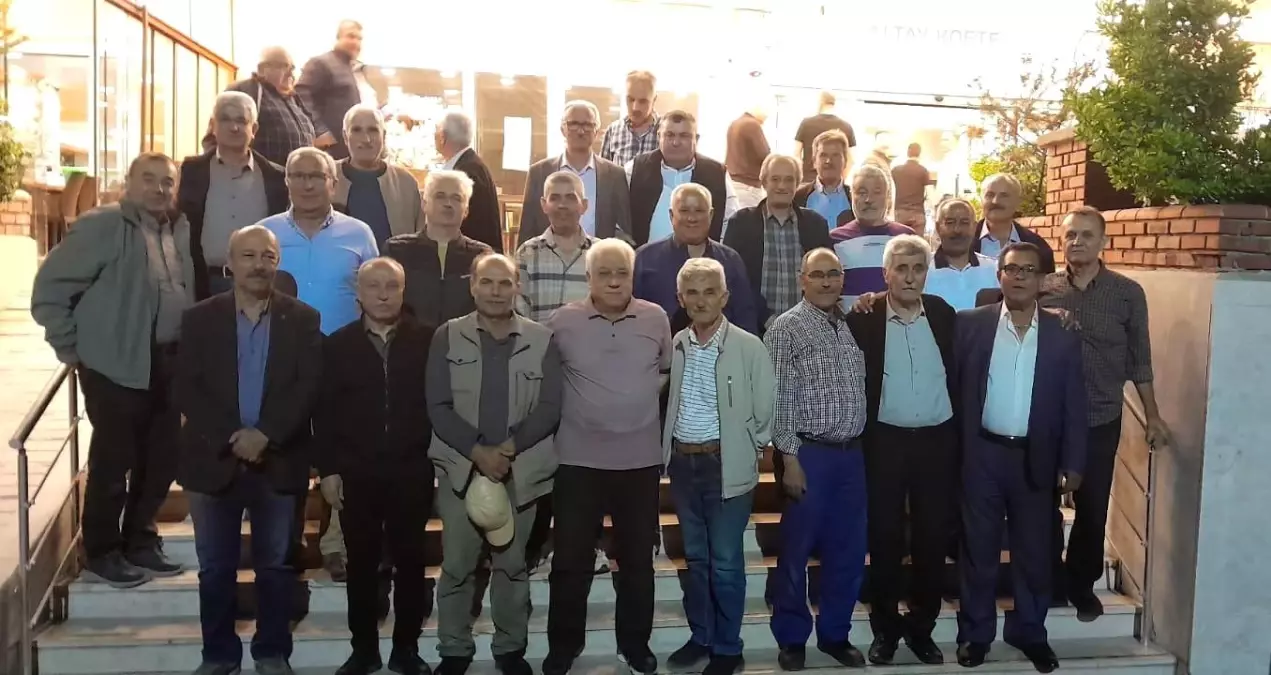 Emekli İşçiler 45 Yıllık Dostluklarını Geleneksel Buluşmalarla Sürdürüyor