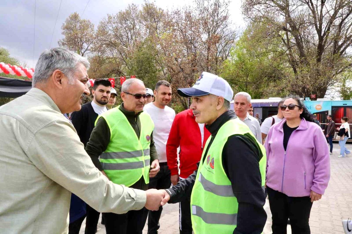 Niğde'de Motosiklet Sürücülerine Farkındalık Etkinliği Düzenlendi