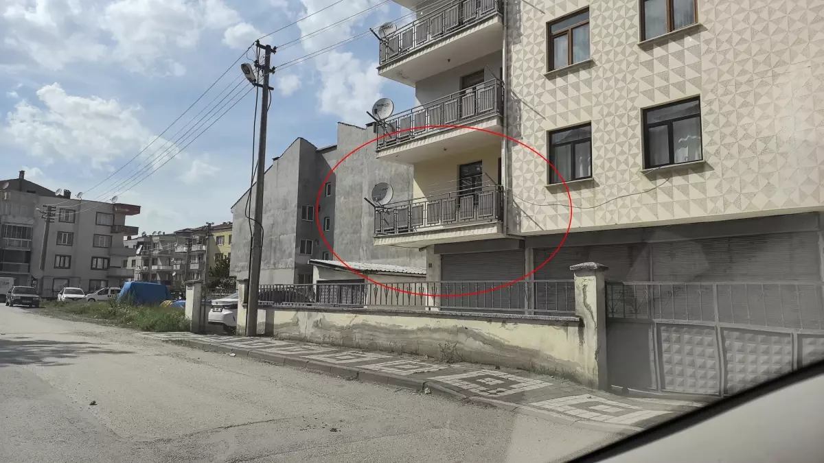 Bursa'da Balkonundan Düşen 6 Yaşındaki Çocuk Yaralandı