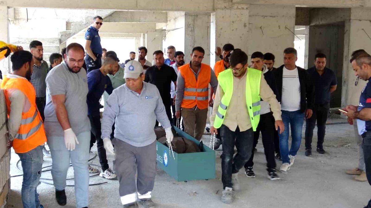 Antalya'da İnşaatta Çalışan Yabancı İşçi Düşerek Hayatını Kaybetti