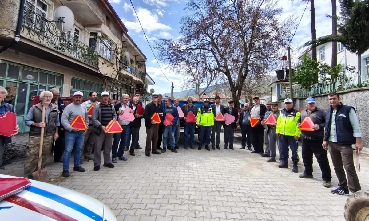 Traktör Kazalarını Önlemek için Bilgilendirme Çalışmaları Yapıldı