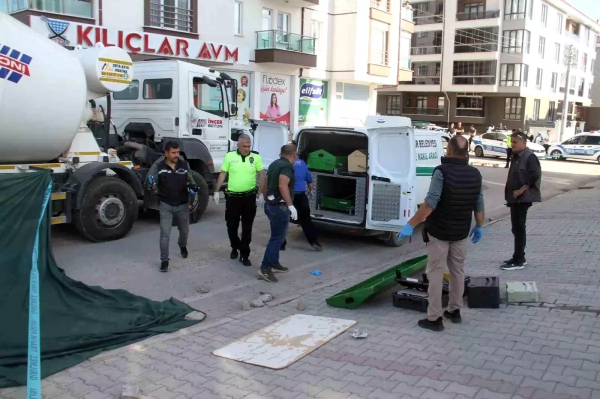 Konya'da Beton Mikserinin Çarptığı Yaşlı Adam Hayatını Kaybetti
