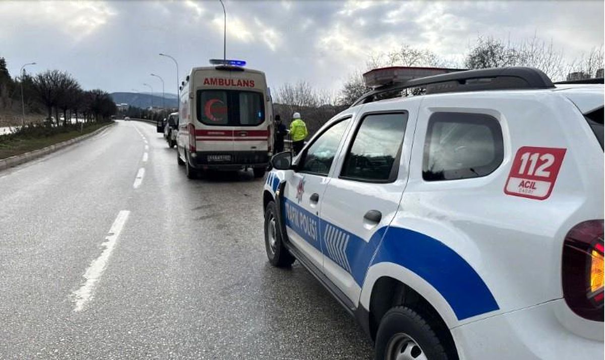 Bilecik'te Motosiklet Devrildi, Sürücü Yaralandı