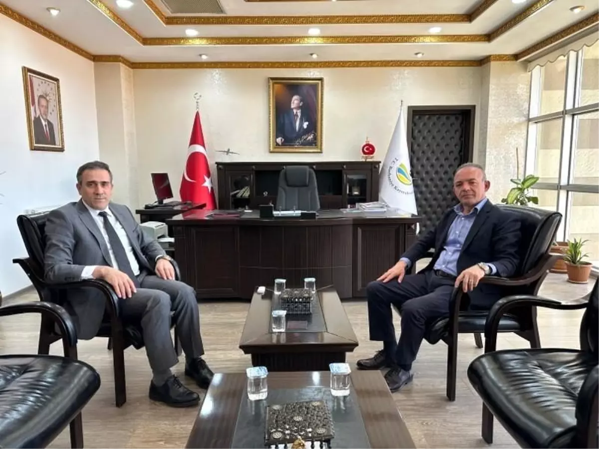 Mülkiye Başmüfettişi Öner, Kaymakam Memiş'i Ziyaret Etti